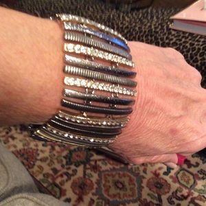 TRI-COLOR CACHE BRACELET WITH RHINESTONES 💋 NWT!!